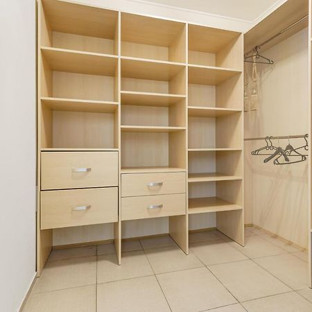Deribasivska Cozy 4-Room Apartment Odessa Exterior foto